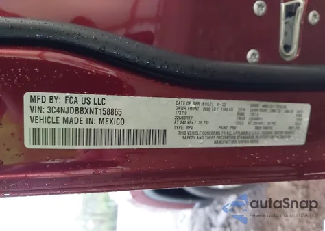 2022 Jeep Compass Latitude 4X4 из США, поврежденный, VIN 3C4NJDBBXNT158865